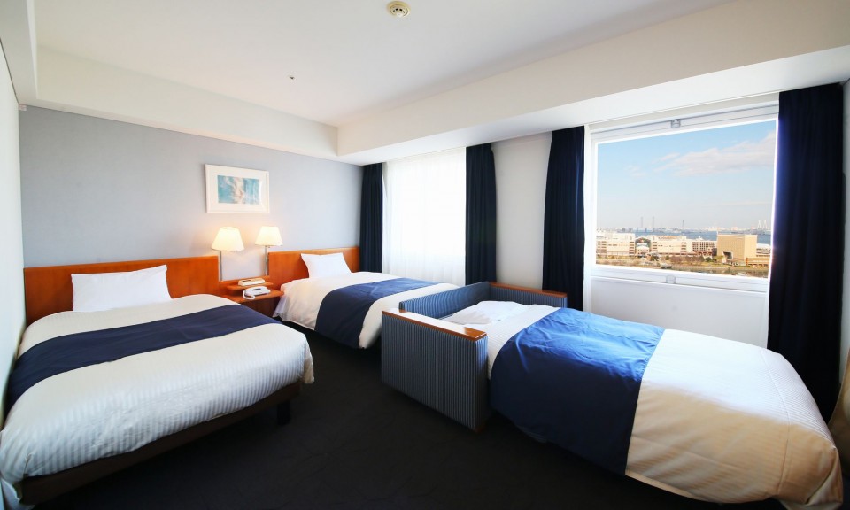 13 Triple Room with Extra Bed Bay View
